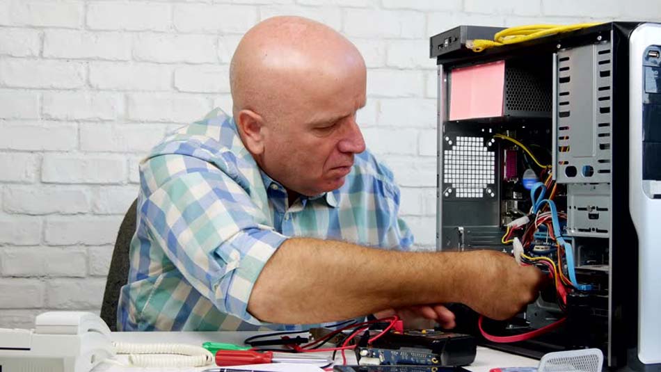 Мастер по ремонту компьютеров в Новоалтайске